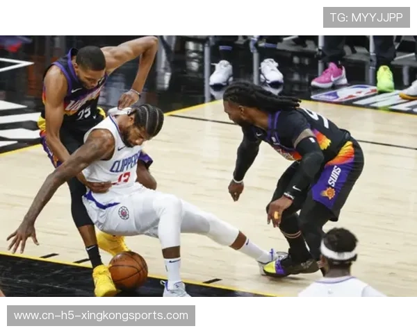 太阳双杀快船：布克准三双，格林伤退，布克太阳vs快船