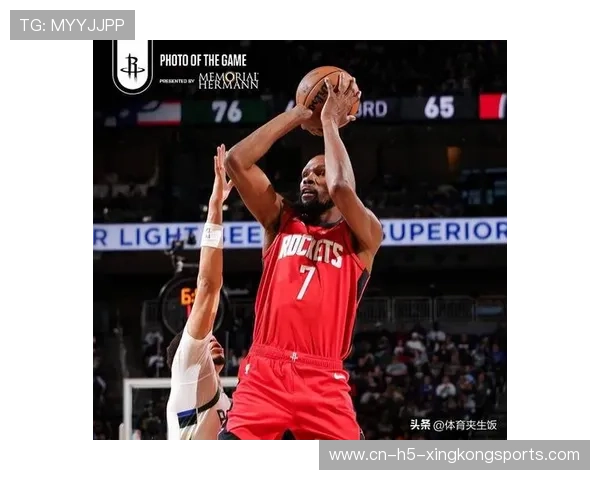 火箭三分雨狂轰雄鹿：杜兰特+替补组合成新恐怖双塔！